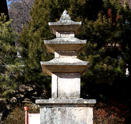 부산 범어사 삼층 석탑 이미지